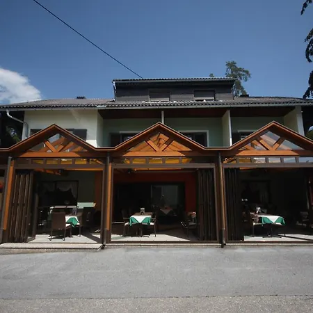 皮特恩 - 杰尼住宿加早餐旅馆 住宿加早餐酒店